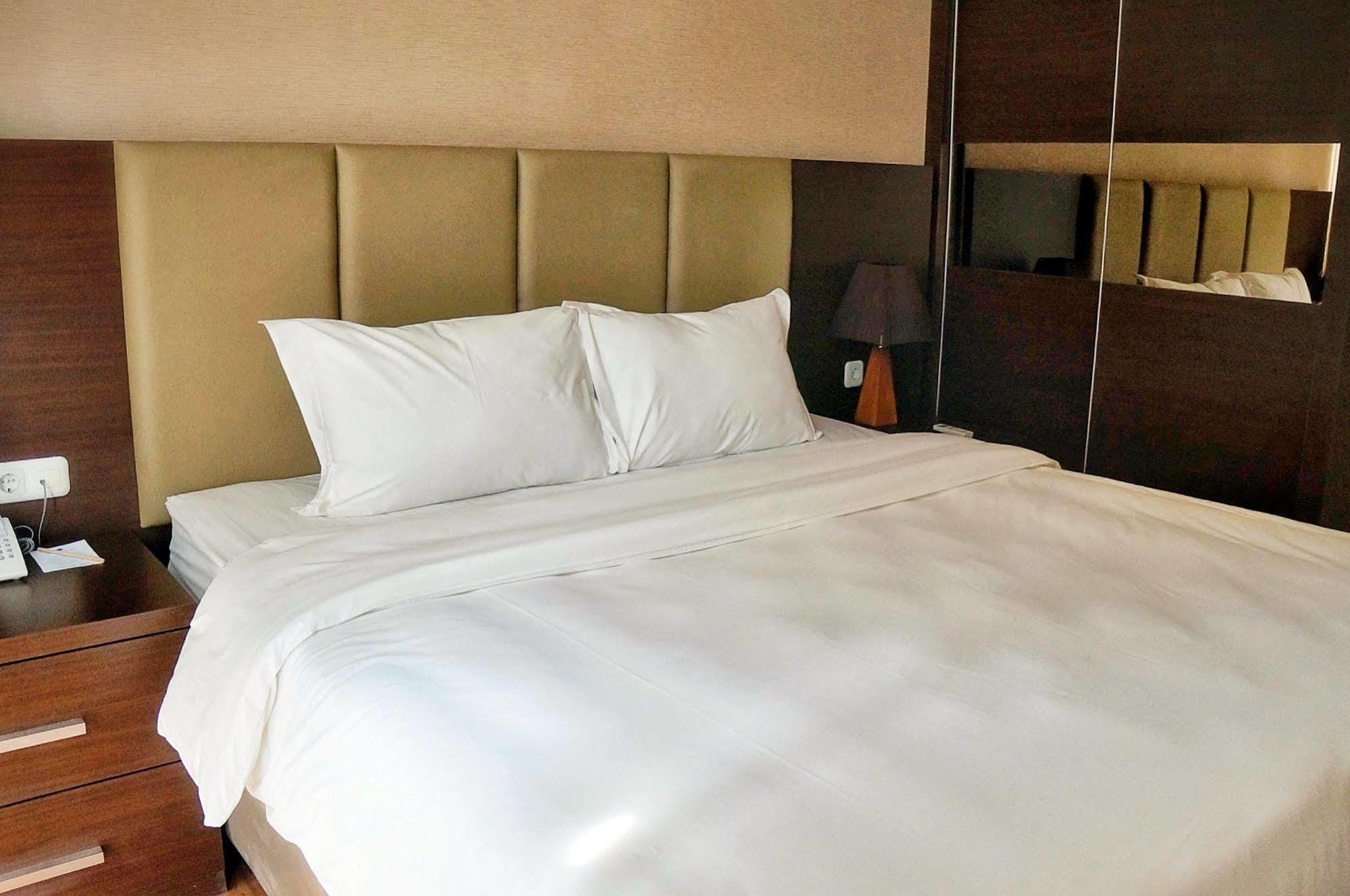 Royal Suite Condotel Μεντάν Εξωτερικό φωτογραφία